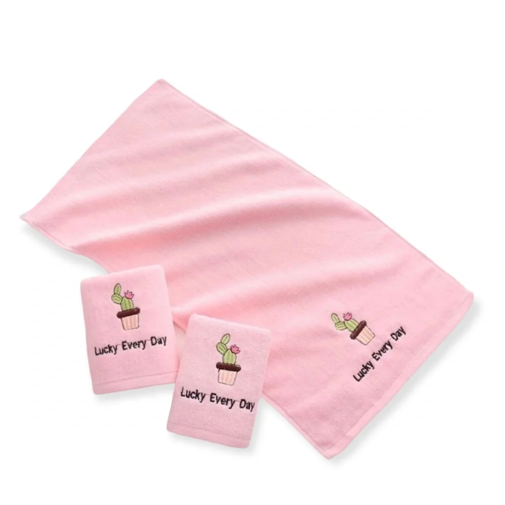 {NWOT} Set of 2 Cactus Embroidered Face Towels